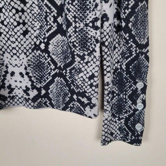 Halogen Size S NWOT Snake Print Lightweight Crewneck Sweater Black Tan - Picture 8 of 10